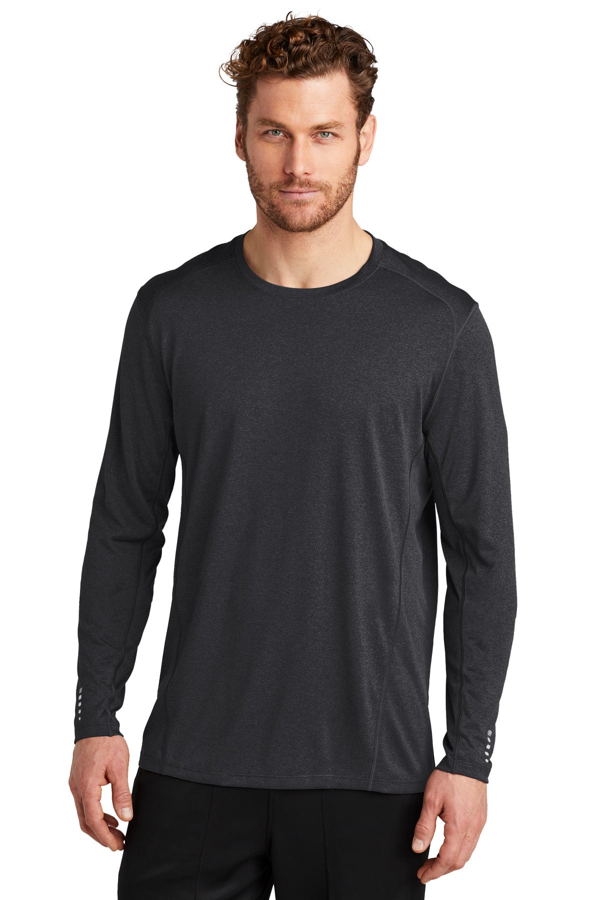 Next LevelOGIO® ENDURANCE Long Sleeve Pulse Crew. OE321