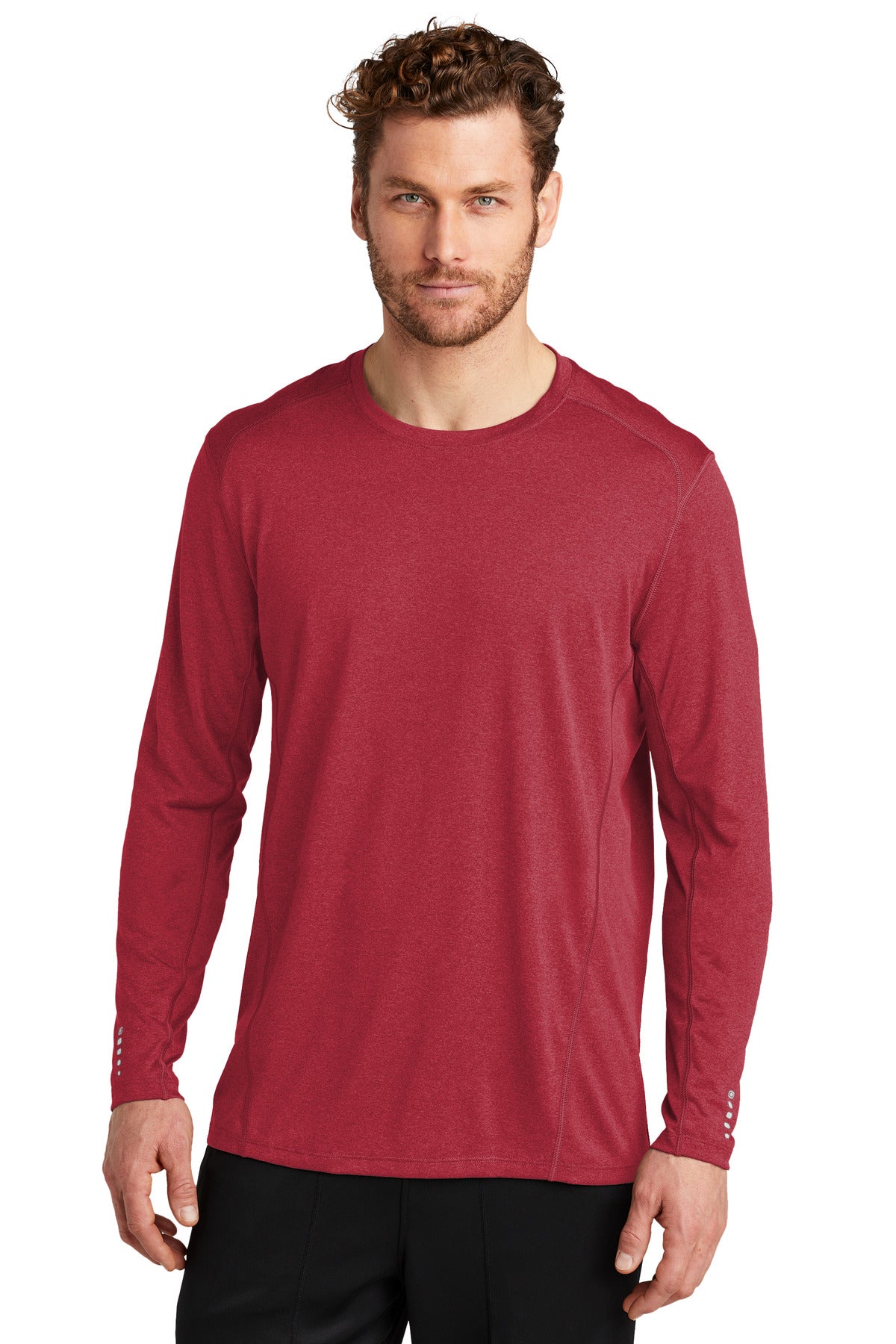 Next LevelOGIO® ENDURANCE Long Sleeve Pulse Crew. OE321